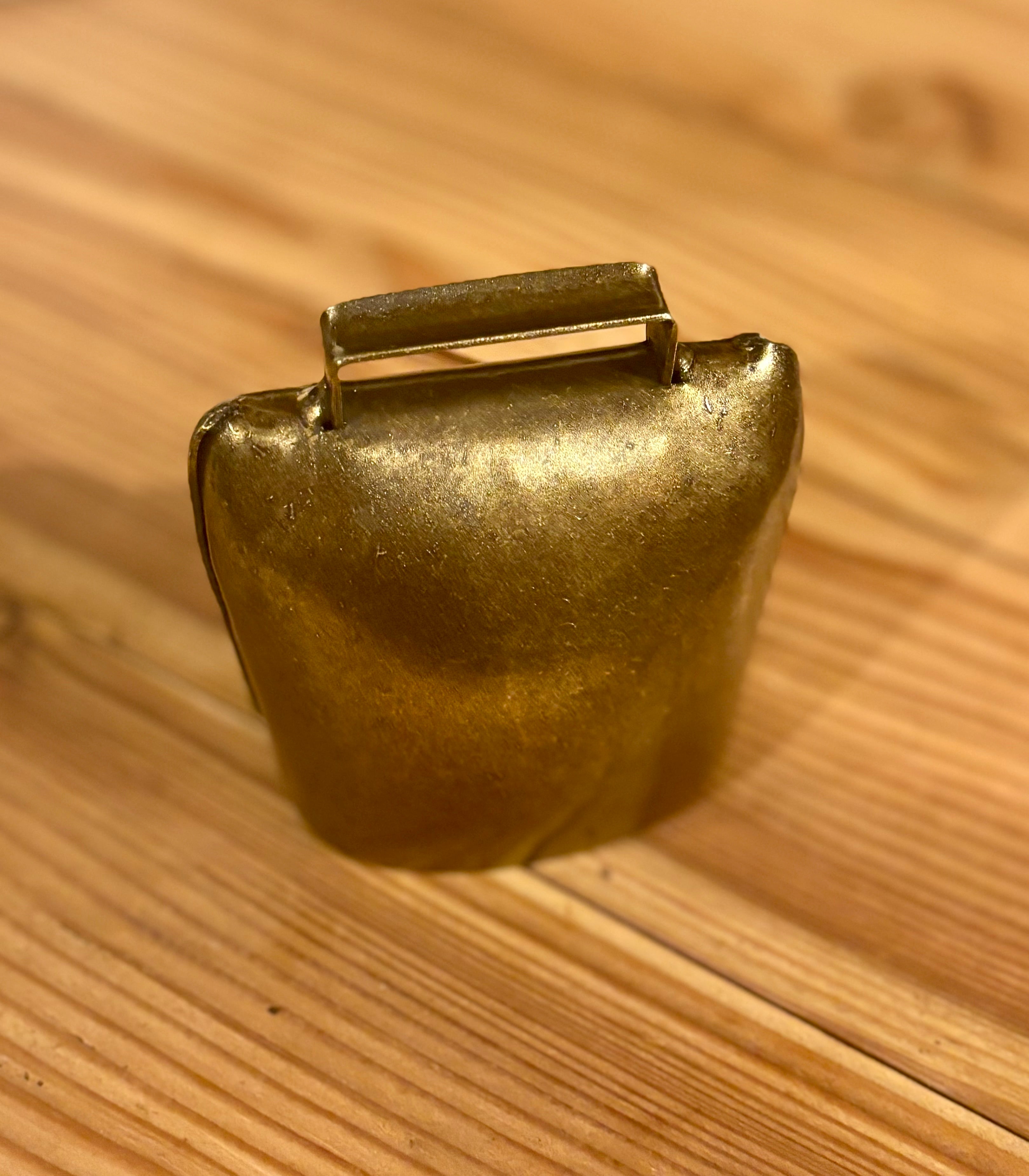 Glocke Altmessing groß