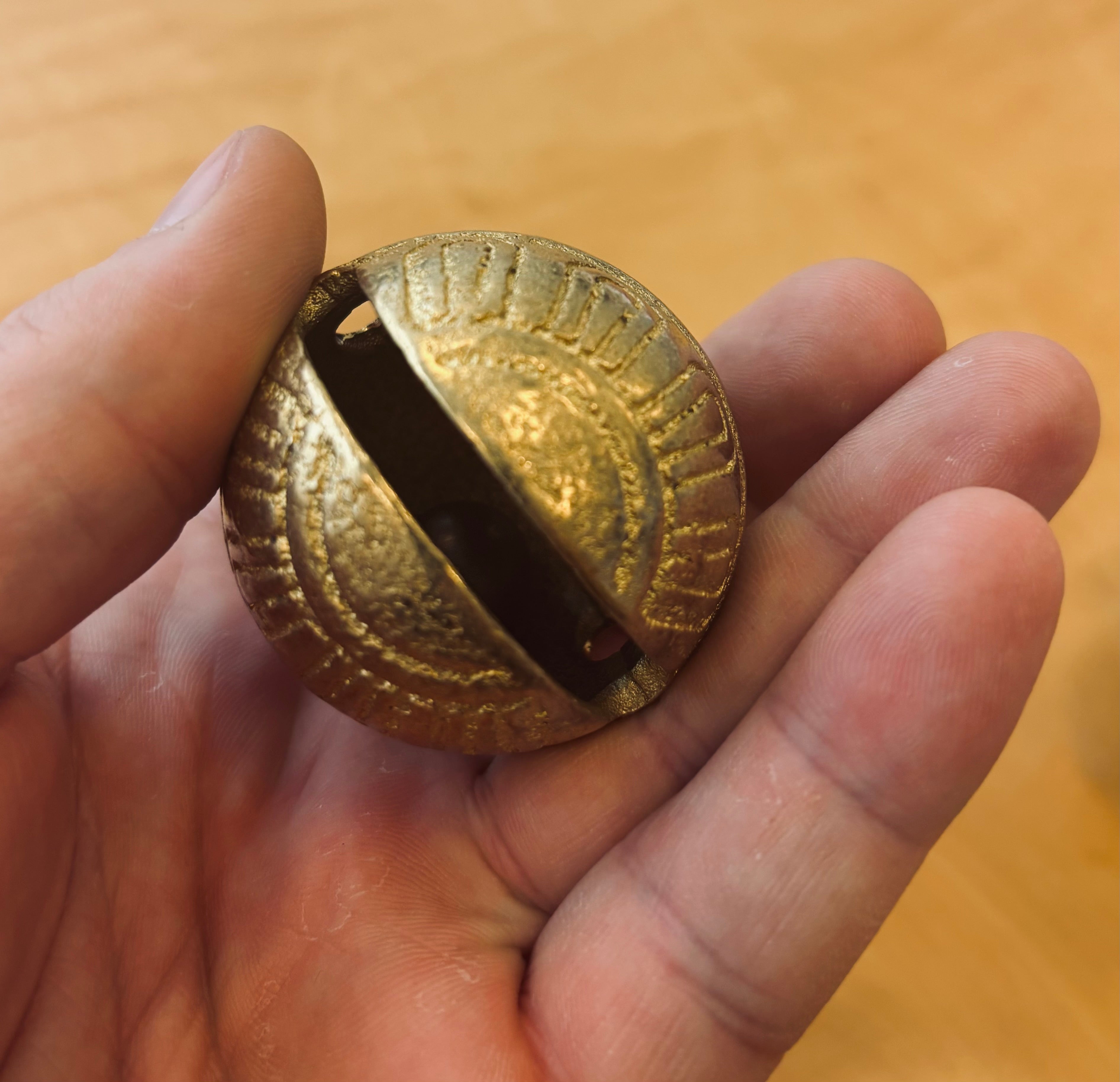 Massive Messingschesse, Pferdeschelle, Schlittenschelle, Glocke 1 Stück 5,5cm