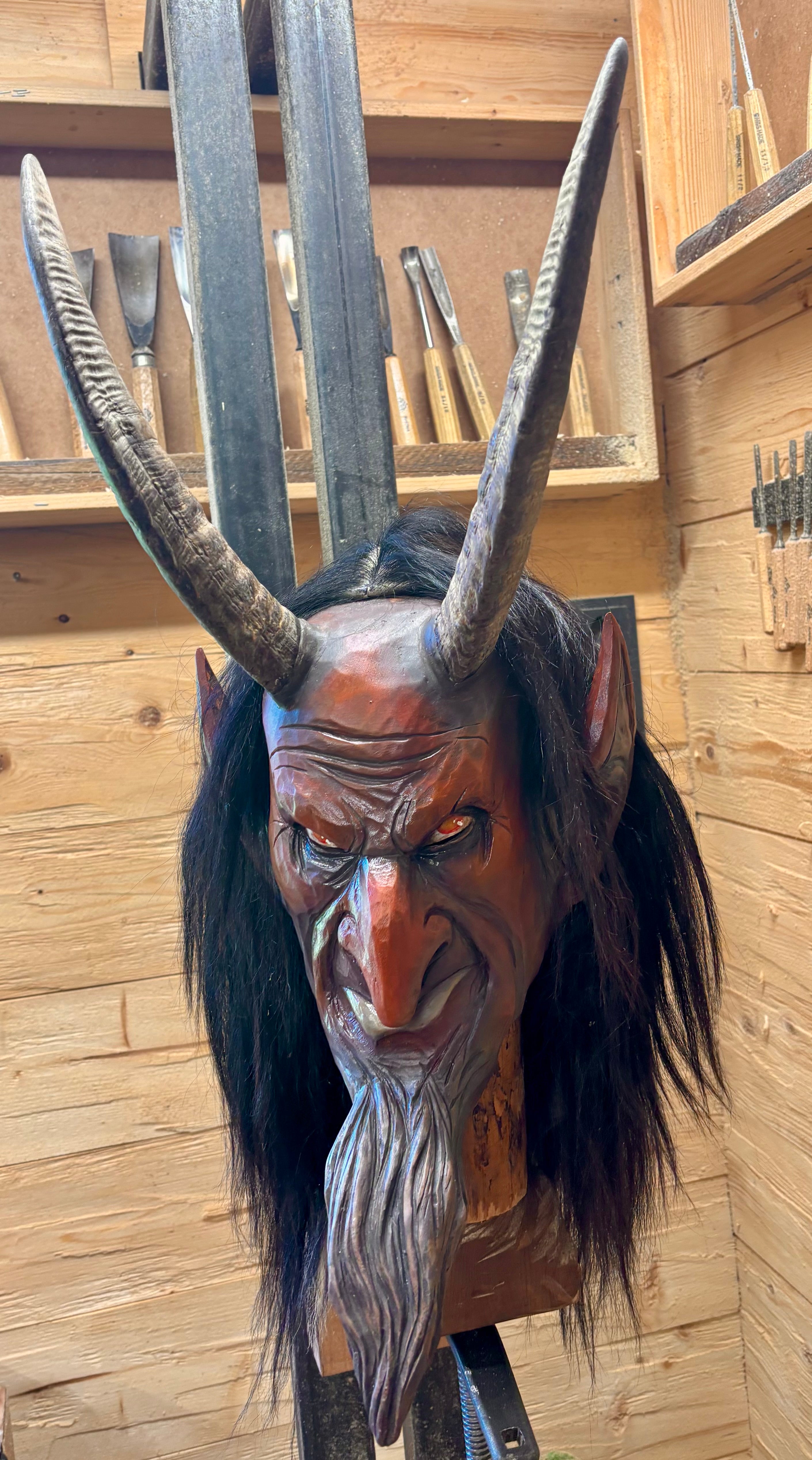 Krampusmaske rot