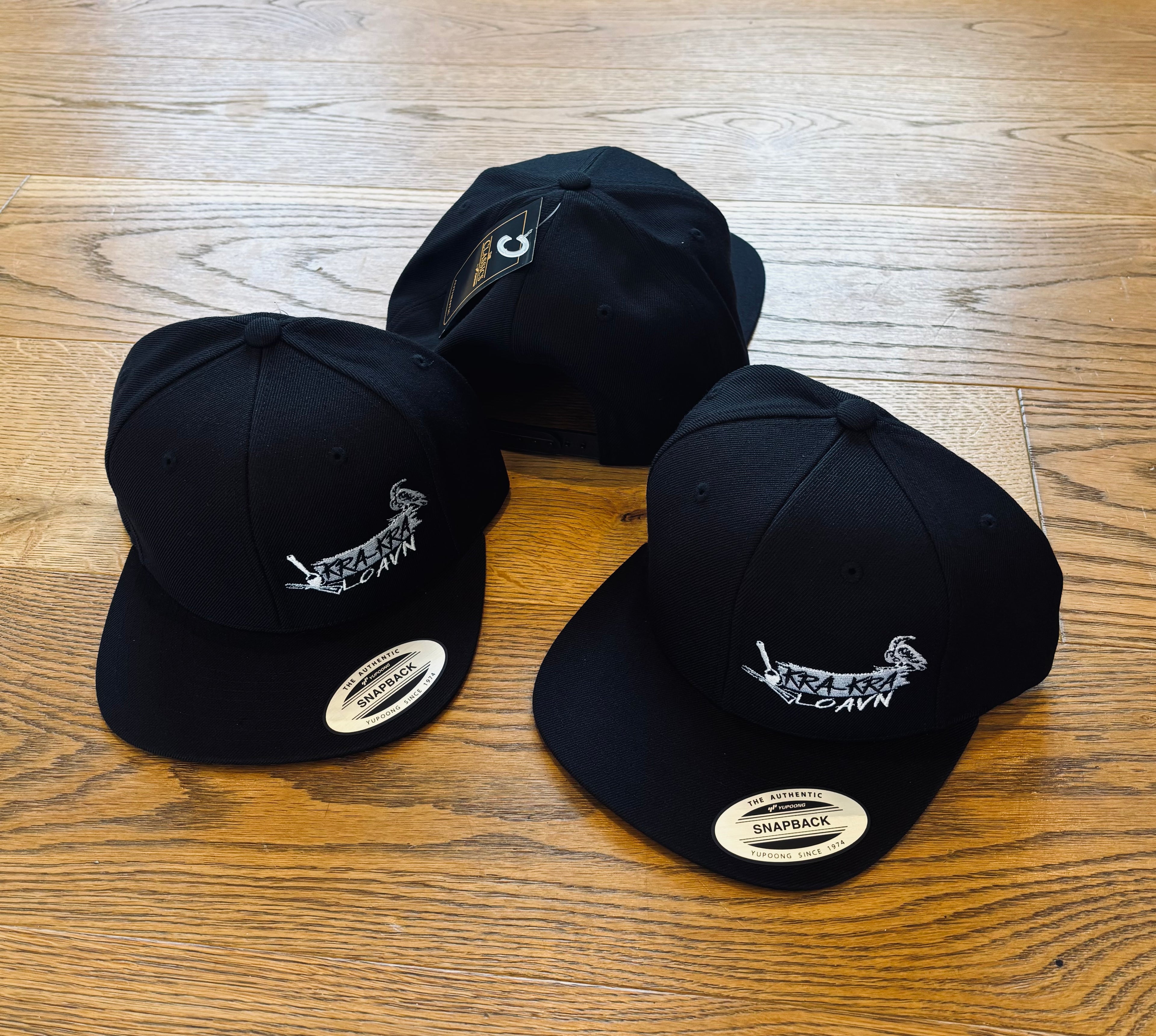 Snapback Cap von Kratzer Loavn in schwarz
