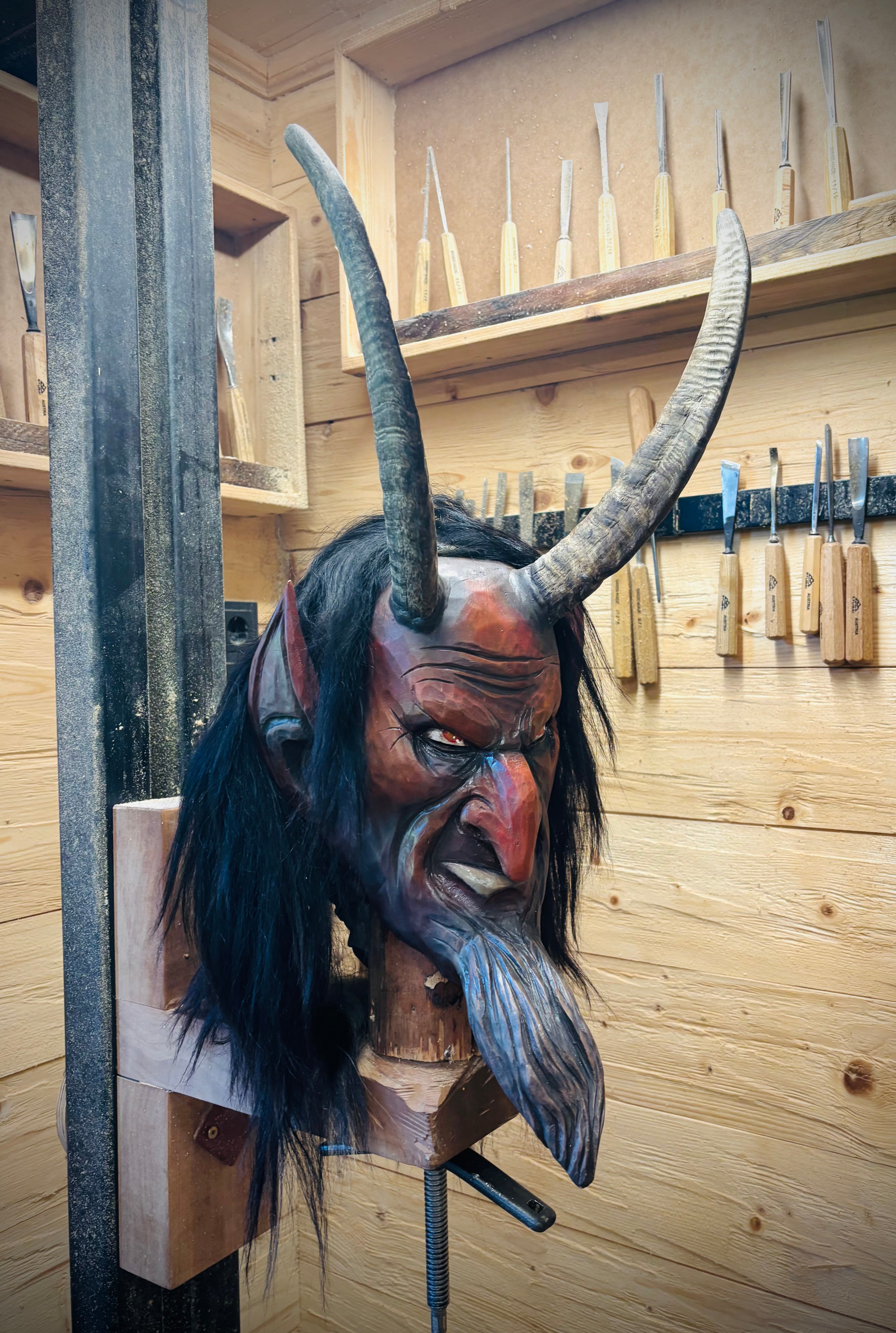 Krampusmaske rot