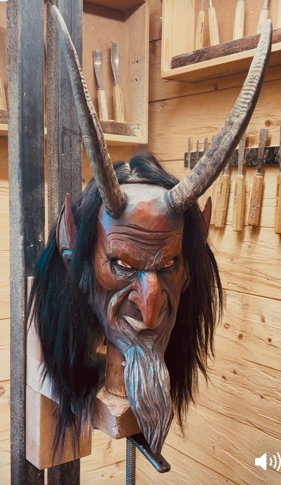 Krampusmaske rot