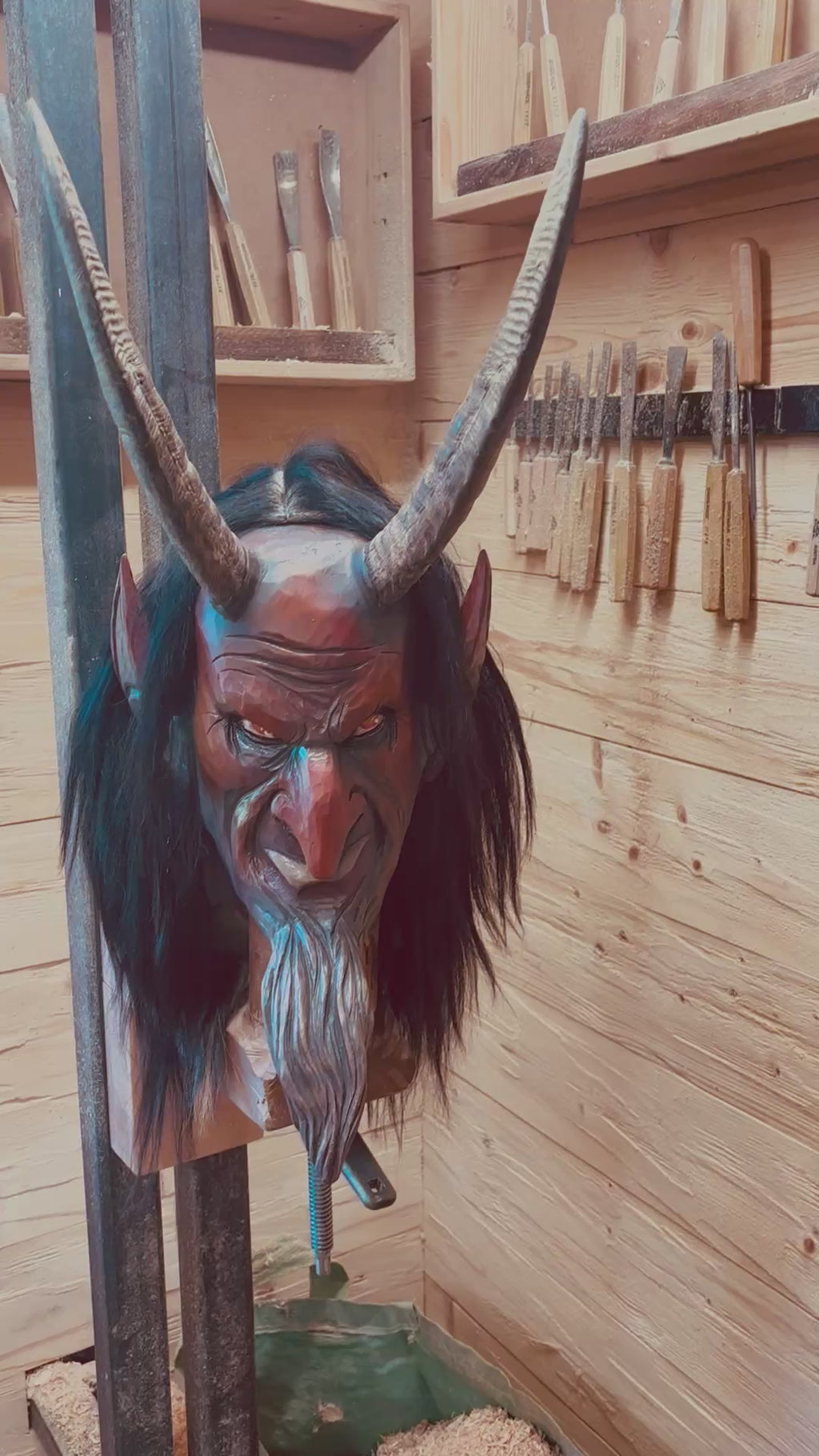 Krampusmaske rot